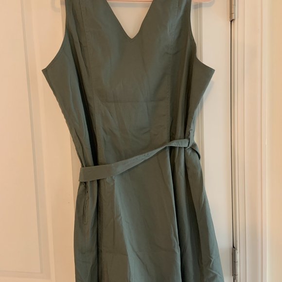 NWT Modcloth Olive Green V Neck Short Utility Dress - Picture 4 of 5